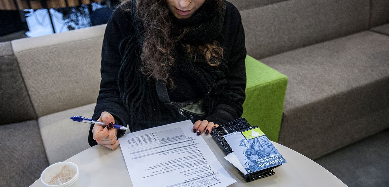 Jobcenter, ledig der udfylder skemaer