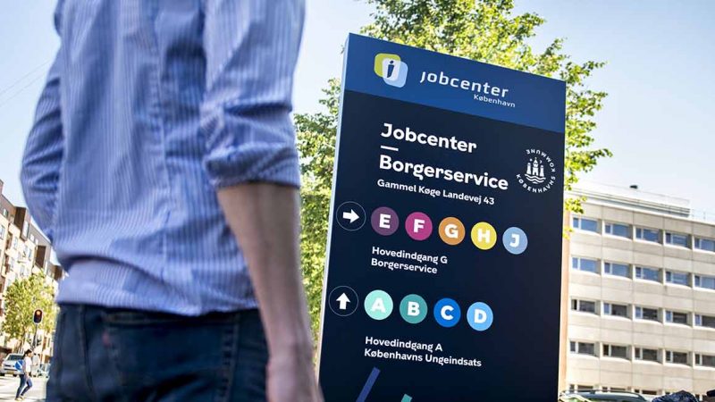 Ledighed og arbejdsløshed: Ledige og arbejdsløse for rådgivning og hjælp i Jobcenteret på Gammel Køge Landevej i København