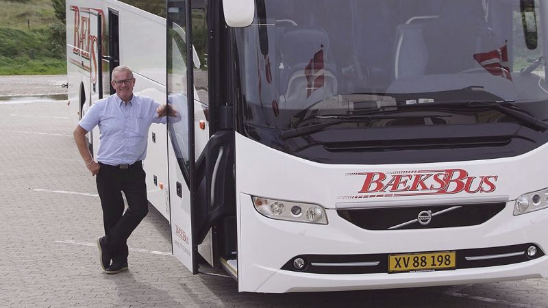 Aksel Jensen fik trailerkørekort til turistbus som 62-årig