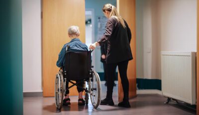 Danskerne: Valget den 18. november bliver et velfærdsvalg Danmark har behov for flere faglærte og for kvalificeret arbejdskraft på en lang række områder – ikke mindst i sundheds- og ældreplejen.