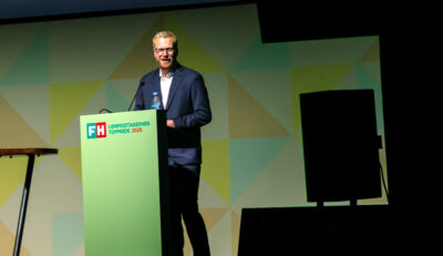 Morten Skov Christiansen benyttede sin åbningstale til Lønmodtagernes Topmøde til at give politikerne mulighed for at svare på, hvordan de vil sikre en mere retfærdig tilbagetrækning.