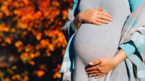 Gravid Krav og fysisk vold på arbejdspladsen kan øge risikoen for spontan abort blandt gravide, viser nyt studie