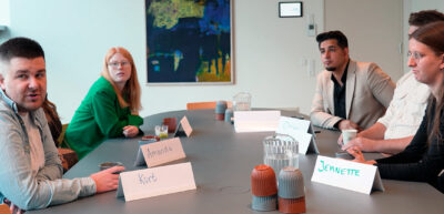 Her deler otte unge mænd og kvinder fra forskellige brancher deres egne råd til, hvad kolleger og tillidsvalgte kan gøre for at fastholde særligt de medarbejdere, der tilhører det køn, som er underrepræsenteret på arbejdspladsen.