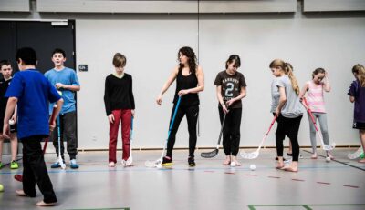 En del af problemet med de afbrudte eller manglende pauser kan skyldes, at lærerne mangler rum, hvor de kan holde pause uden at blive forstyrret.